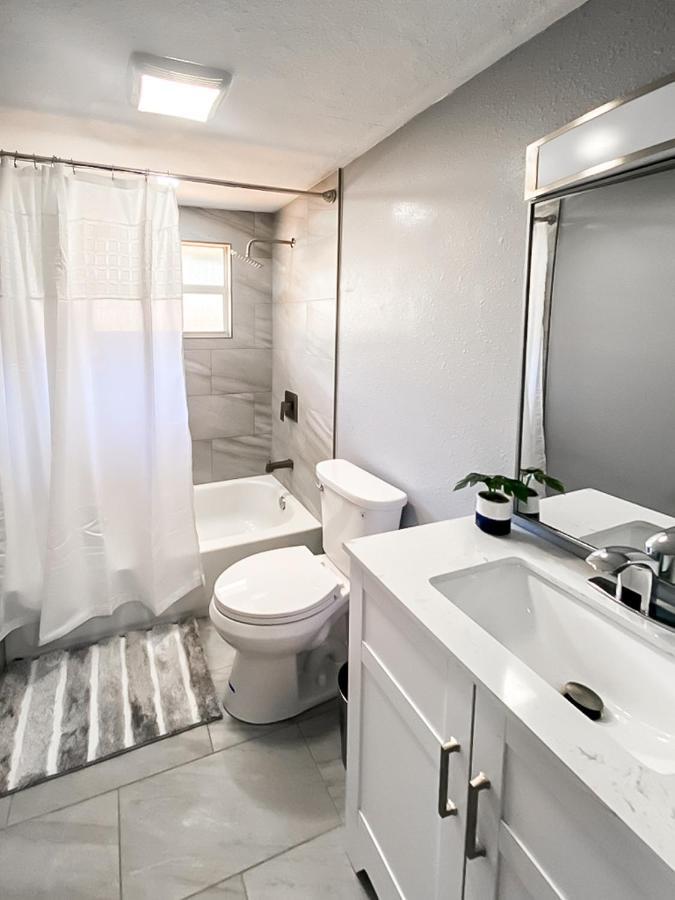 Sarasota Modern, Spacious, Comfy, Queen Beds, Backyard Rental Buitenkant foto